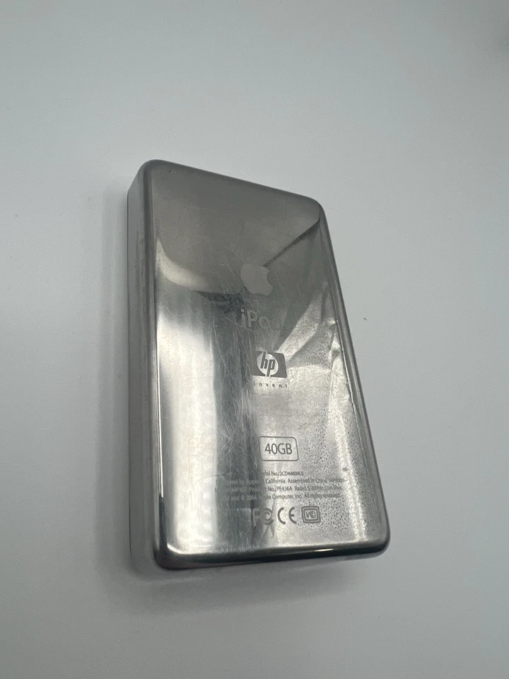 Apple + HP Invent iPod Classic 4th Generation 40GB MP103 (PE436A) v3.0.1 White - Image 3 of 4