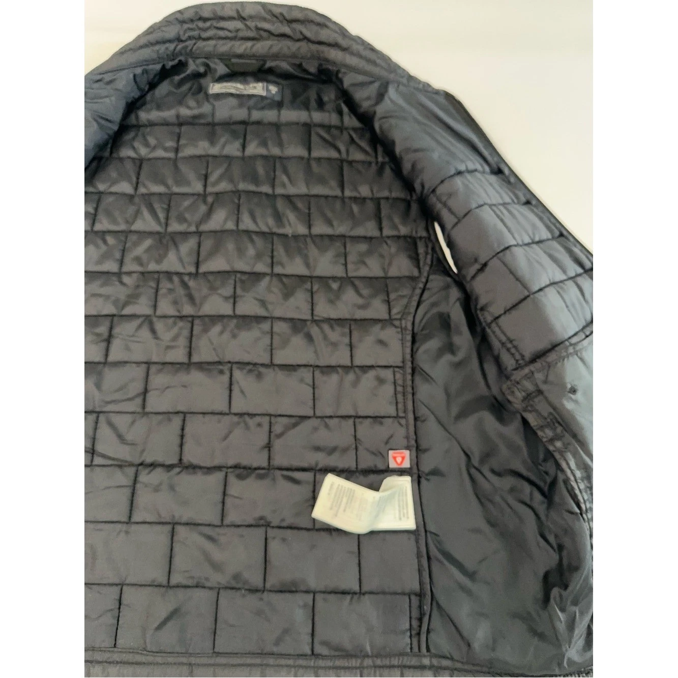 Y2K Black Quilted Insulated Utility Vest Gorpcore Techwear - product detail image 3