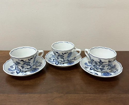 Vintage Blue Danube Blue Onion Teacups Coffee & Saucers Lot of 3 Made in Japan