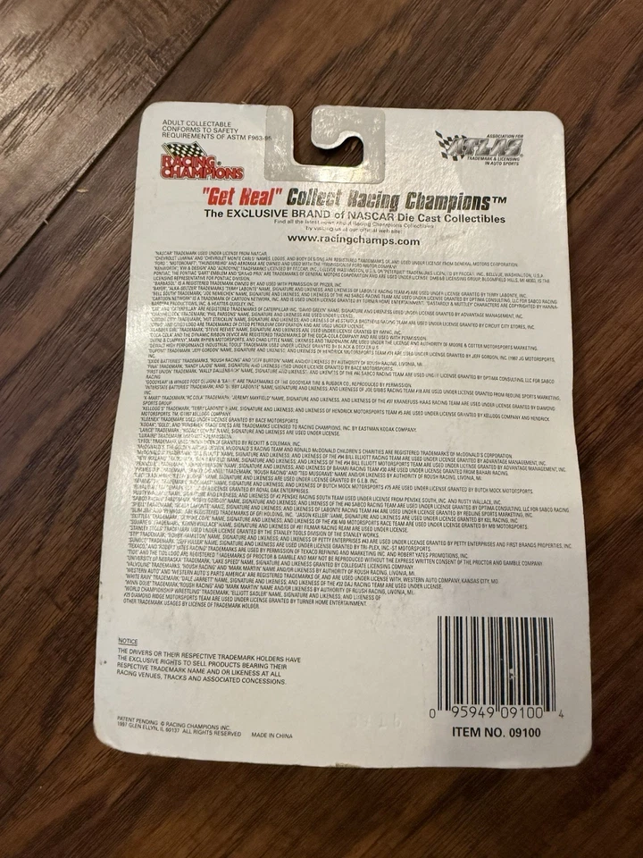 Racing Champions 1997 - 1:64 - Terry Labonte Chrome "Chase" Cars #105 of 997!!! - Image 4 of 4