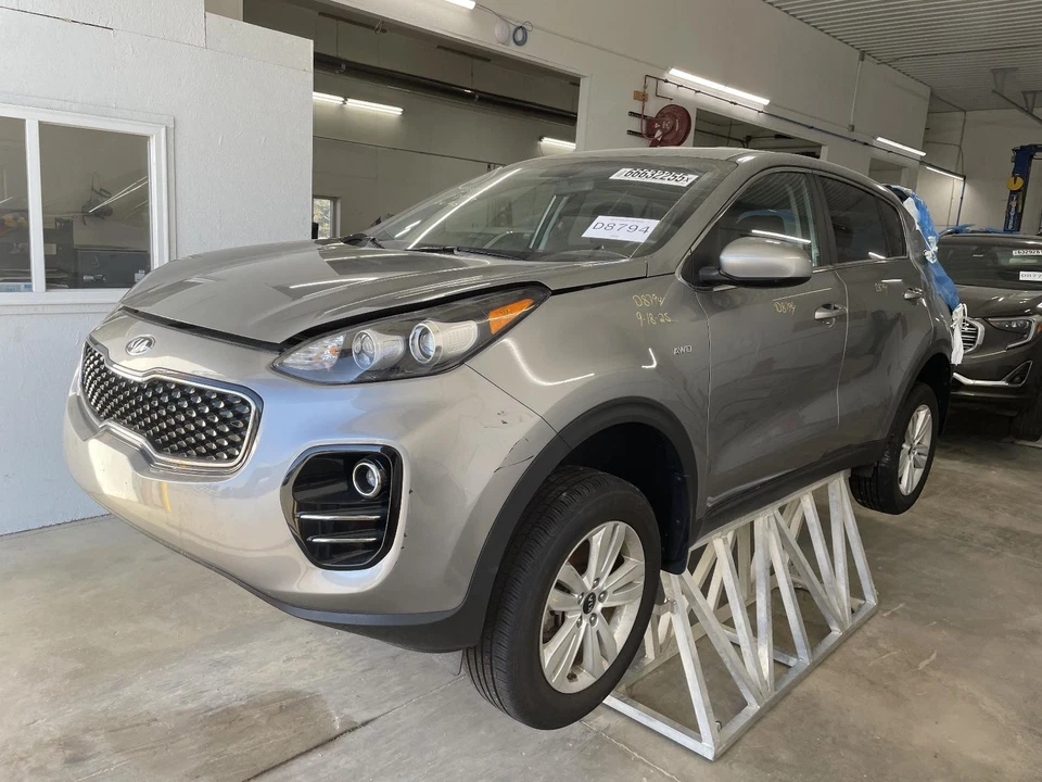 Used Driving Light fits: 2019 Kia Sportage Fog-Driving projector AWD Grade A - Image 2 of 4