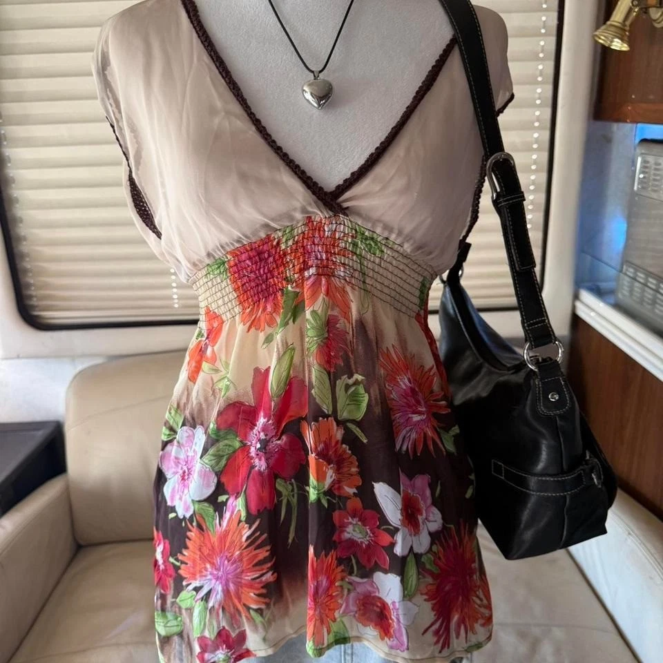 Top babydoll vintage Y2K Rampage floral transparente coqueta Foto 2 de 4