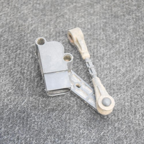 ENTDECKUNG DES LANDROVERS 4 L319 Höhensensor vorne links AH22-3C097-AC 2013