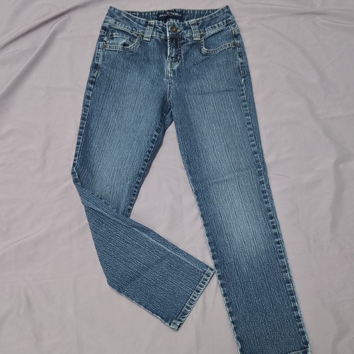 BandolinoBlu Women’s Petite Mid Rise Slim Fit Straight Medium Wash Denim Jeans