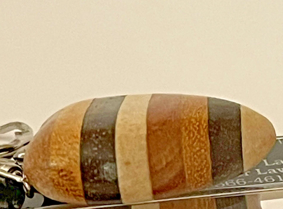 Llavero corazón madera monedero encanto - Capas de diferentes tipos de madera Foto 4 de 4