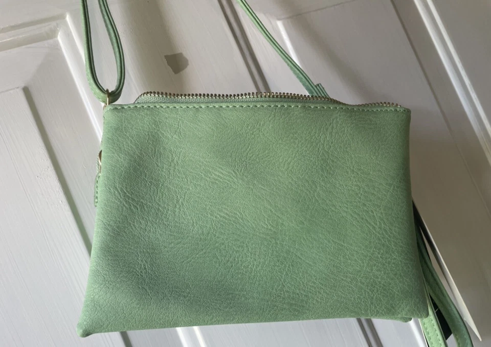 Bolso de Mano Isabelle PETA Apto para Veganos Como Nuevo G Con Acentos Dorados Nuevo con Etiquetas Foto 2 de 4