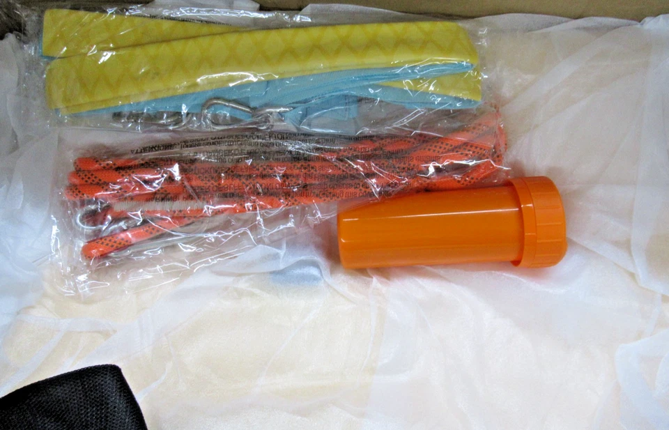 Inflatable Floating Dock 5'x6', with Pump - Image 4 of 4