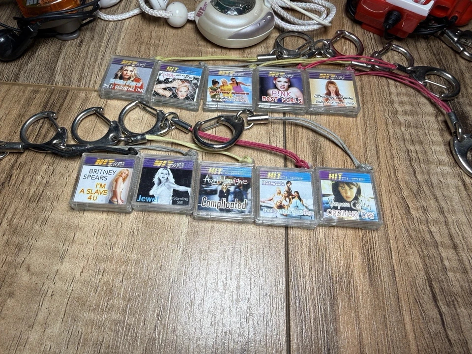 Vtg Y2K HIT CLIPS Boom Box 3 Players & 10 Music clips Cartridges *UNTESTED AS IS - Image 2 of 4