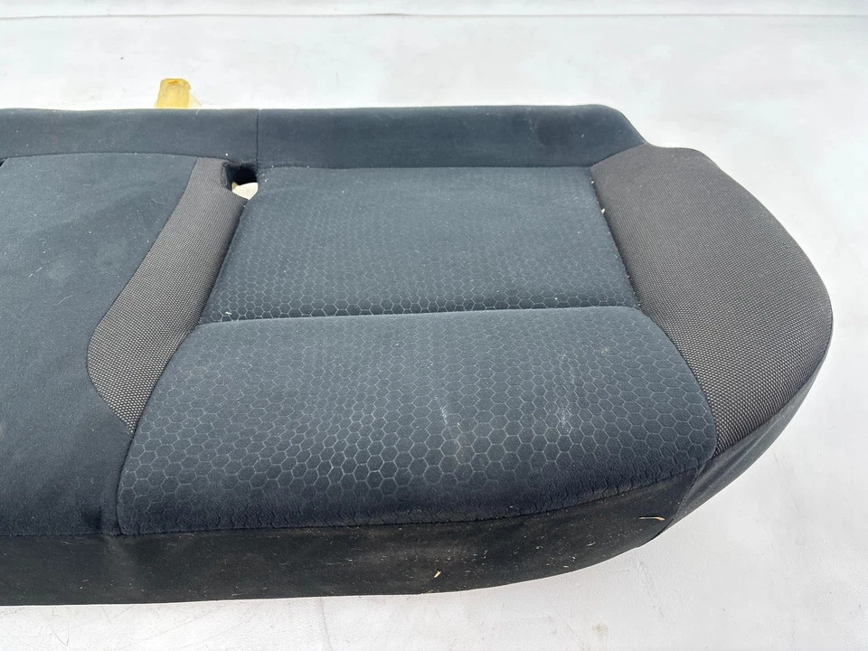 Cojín inferior asiento trasero Nissan Juke 2011-2014 OEM Foto 2 de 4