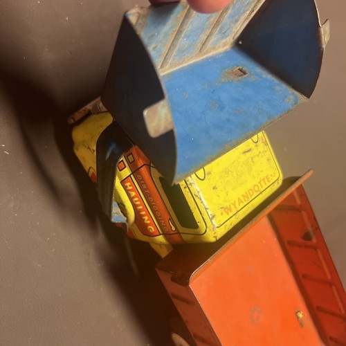 Vintage Wyandotte Trucking Pressed Steel Toy Dump Truck With Scoop Yellow Red - Picture 4 of 11