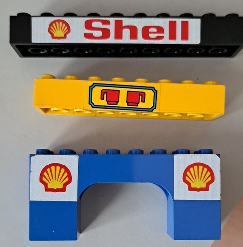 LEGO SHELL SIGNS ON BRICK 2x8 YELLOW, 2x10 BLACK & 2x8x3 BLUE ARCH ...