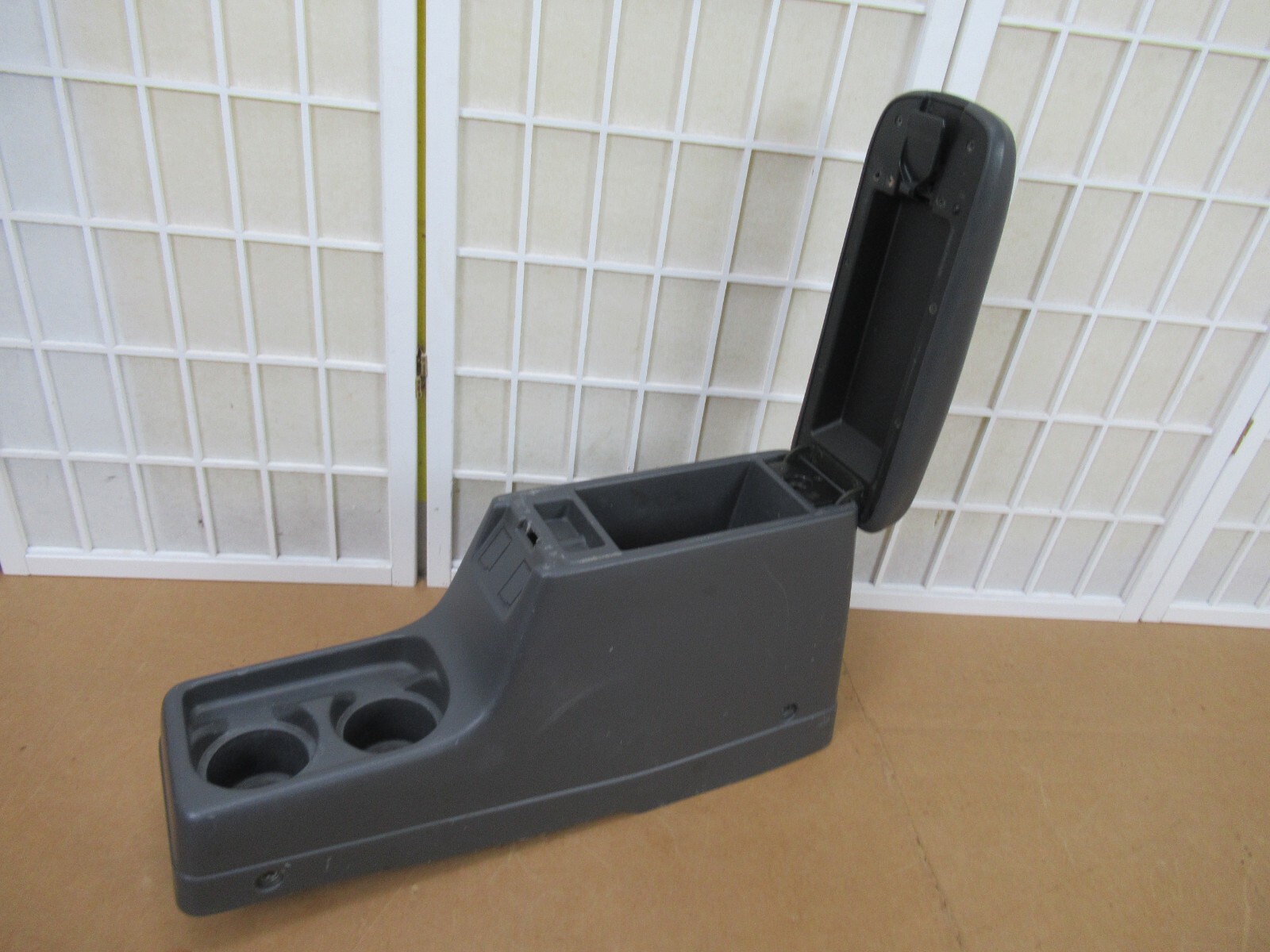 8697 Nissan D21 Pickup Truck Center Console Shifter Armrest Cup Drink