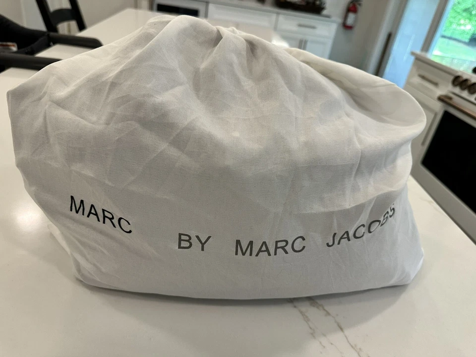 Bolsa de pañales acolchada negra Marc Jacob’s Foto 2 de 4