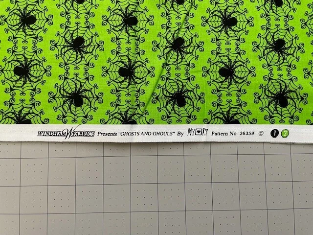 Halloween Fantasmas Y Necrófagos Windham Telas My ❤️ KT Arañas Verdes POR 44" 36359 Foto 4 de 4