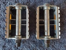 VINTAGE ROAD BIKE WELLGO LU-316 BICYCLE REFLECTOR PEDALS RAT TRAP 9/16" 