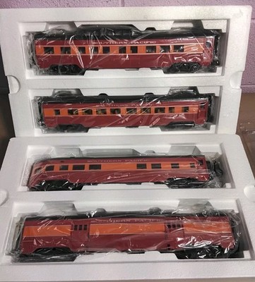 MTH RailKing Sothern Pacific 4-Car 60' Streamlined Passenger Set 30-68066