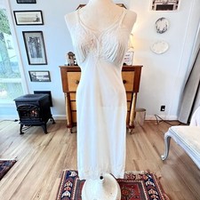 Vintage 1960  s NEW Old Stock Van Raalte 34A Cream And Lace Nylon Full Slip
