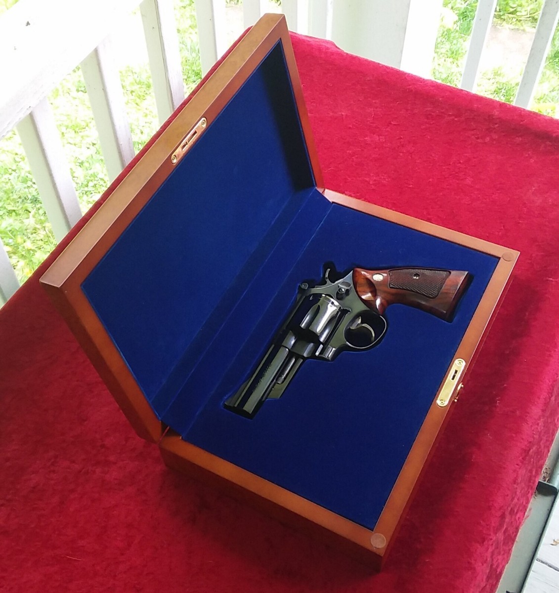 Smith & Wesson S&W Revolver or Pistol Presentation Case Wood Box