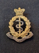 VICTORIAN ROYAL ARMY MEDICAL CORPS OFFICERS SP GILT CAP BADGE ON LUGS GENUINE