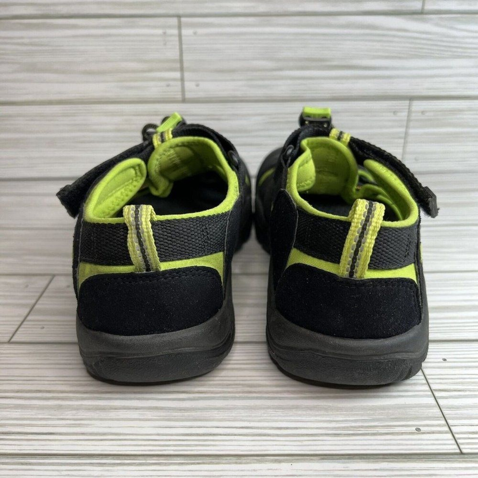 KEEN Newport H2 sandali da trekking acqua scarpe unisex giovani taglia 4 nero verde usati in ottime condizioni!