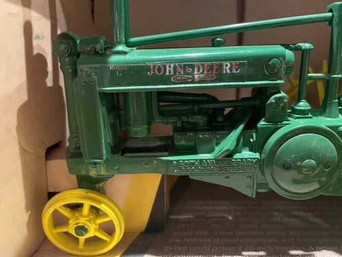 John Deere 1937 Model G Tractor Collector's Edition Ertl # 548 - Picture 2 of 7