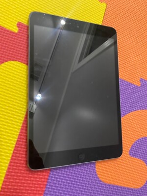 Apple iPad mini 1st Gen., Wi-Fi16gb, 7.9in - Black & Slate (PF433LL/A) SEE PICS
