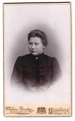 Fotografie Oskar Geotze, Hannover, Heiligenstr. 3, Portrait junge Dame in modis 