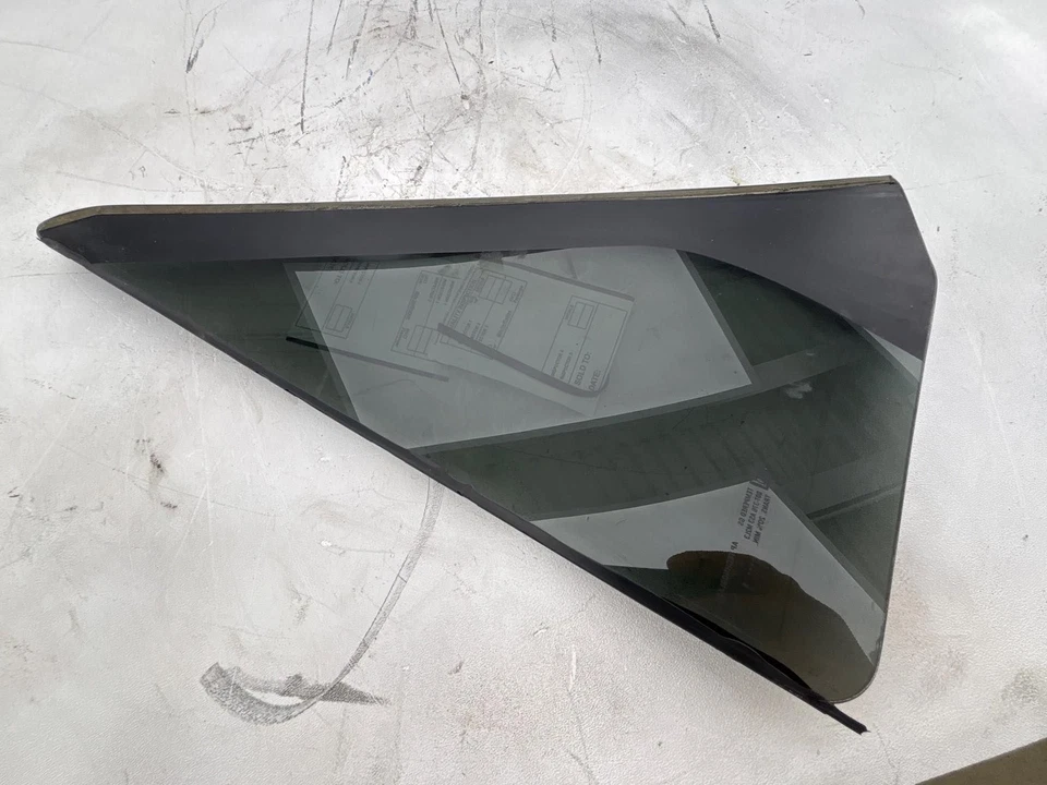 Ventana de vidrio de ventilación trasera derecha Saturn Vue 2004-2007 OEM Foto 4 de 4