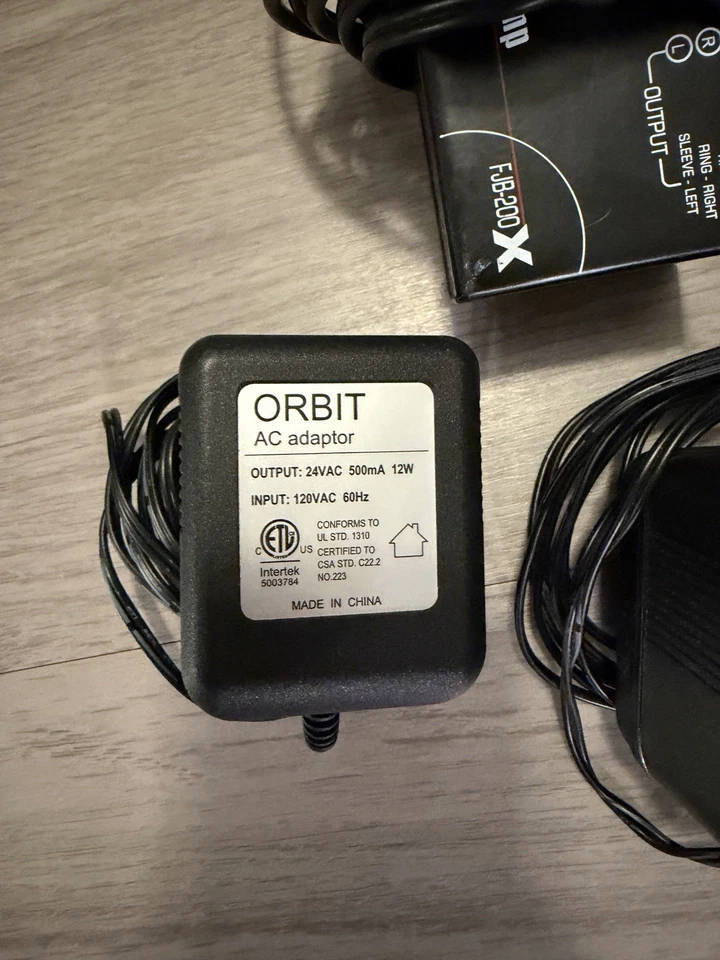 U-Turn Orbit Plus Turntable (Walnut) + Amp - Image 4 of 4