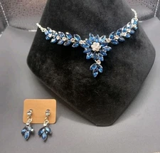 Vintage Blue Rhinestone Silvertone Flower Necklace & Earring Set