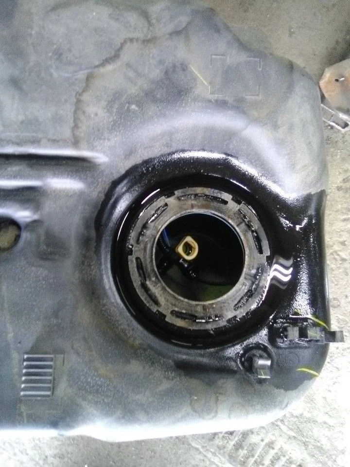 2019 GMC Terrain Fuel Tank AWD 1.5 Liter California - Image 3 of 4