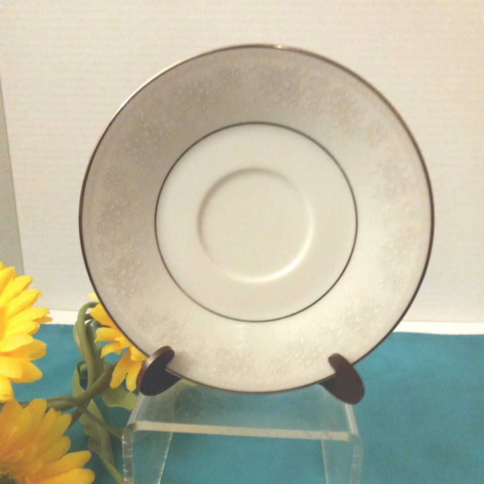 Platillo Noritake Contemporary Fine China MISTY 2883 borde floral 6" Filipinas  Foto 3 de 4