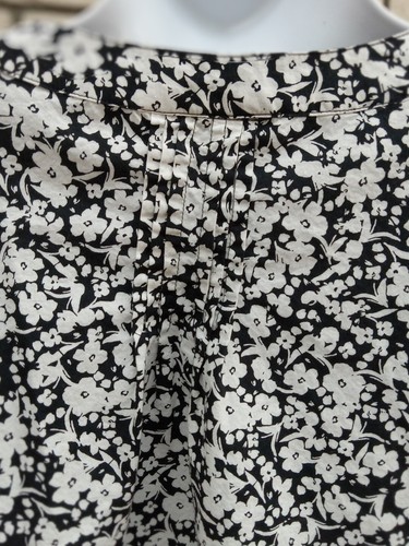 Lane Bryant White and Black Floral Pullover Long Sleeve Blouse, Women's Size 22 - Picture 7 of 9