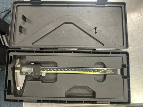 USED MITUTOYO CD-8"CSX DIGITAL MICROMETER (QUC021635)