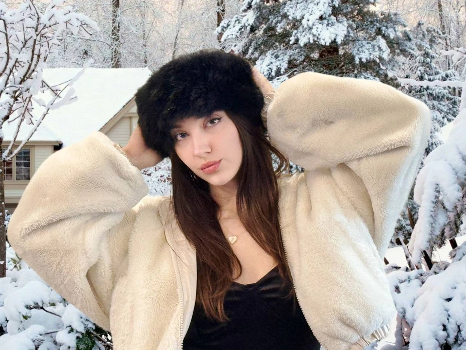 Gorro redondo de piel de oveja de cuero real negro gorro cubo Foto 3 de 4