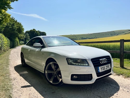 Audi A5 Coupe S line black edition  2.0 Tdi 2011 (Please read description )