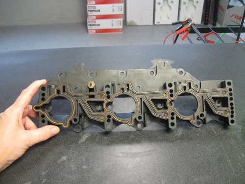 Johnson Outboard 0335194 150HP Intake Manifold - Foto 5 di 9
