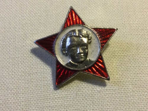 2 Soviet Russia USSR pins / badges - Picture 3 of 4