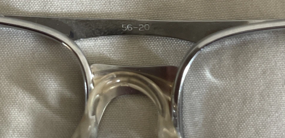 Marco de gafas Capri Carlton 56-20 vintage nuevo de colección Japón para hombre rectangular cromo metal Foto 4 de 4