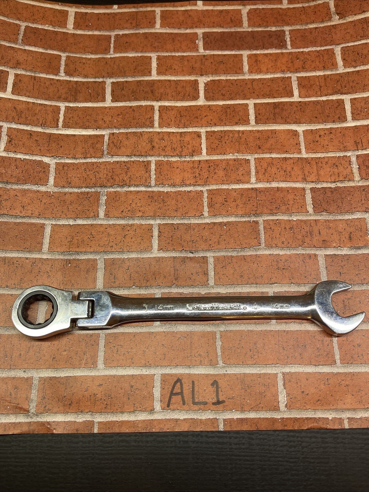 Picture 1 of 8