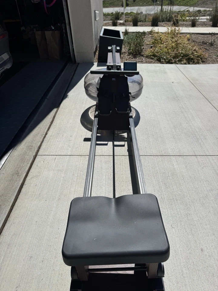 Máquina de remo WaterRower Club con monitor S4 | Hecha en EE. UU. Foto 4 de 4
