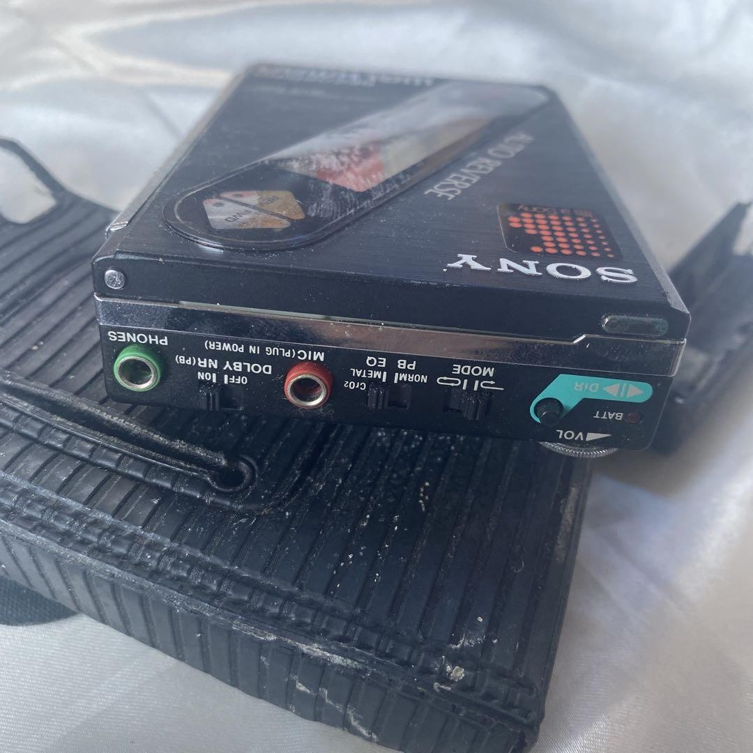 Sony Wm-r202 Cassette Walkman With Case Energized OK Junk