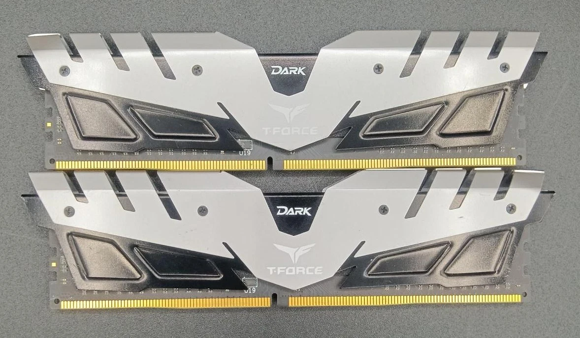 TED416G2400C16BK 新品 Team TED416GM2400C16DC01 [DDR4 PC4-19200 8GB