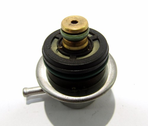 VW Polo 6N2 2001 1.4 Petrol Benzindruckregler Kraftstoffdruckregler 3bar