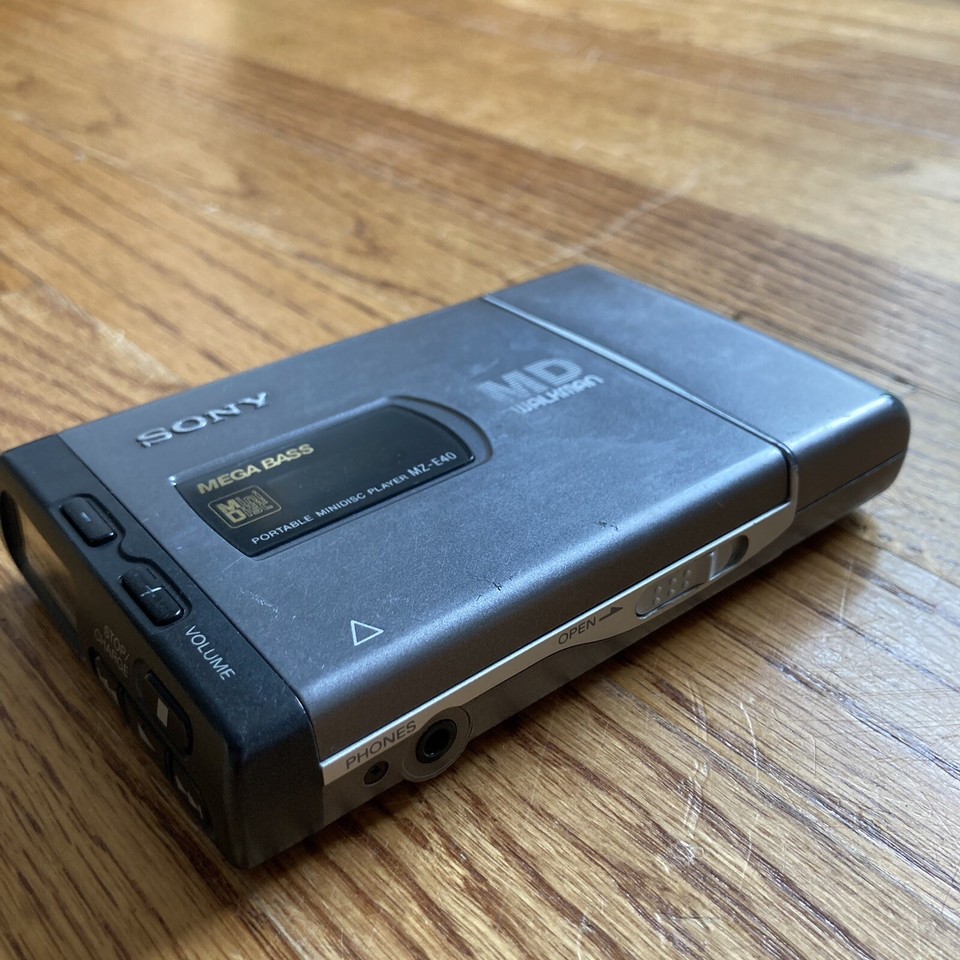 SONY WALKMAN MD MINIDISC PLAYER MZE40 Works Perfectly Untested but