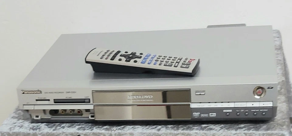 Panasonic DMR-E95HEGS mit Fernbedienung 