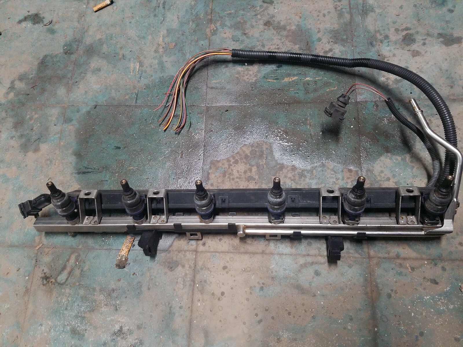 04 05 06 BMW X3 E83 3.0L FUEL RAIL W/ INJECTORS 7524008 OEM D33 eBay