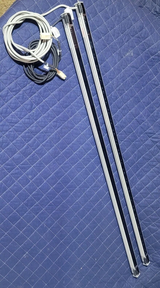 KEYENCE Light Curtain SL-C52H-T Transmitter, SL-C52H-R Receiver w/PNP Cables - Image 2 of 4