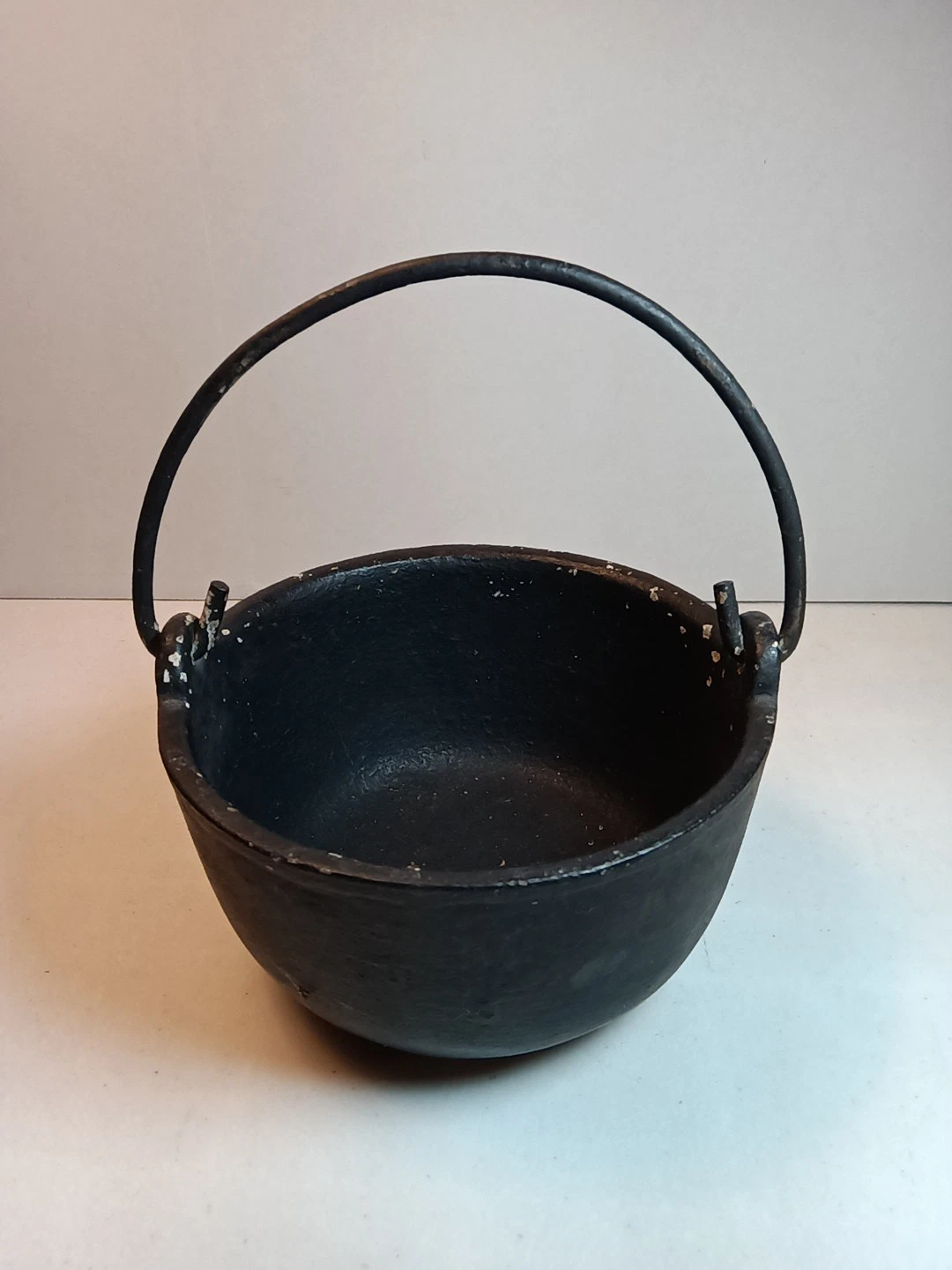 Hollands U.S.A Antique Cast Iron Dutch Oven Small Camp Fire Pot 6” Wide Erie PA
Opens in a new windo