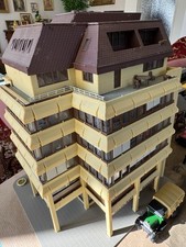 Hochhaus  mit Ladenpassage und Penthaus von Kibri 48218 Spur H0 (1:87)